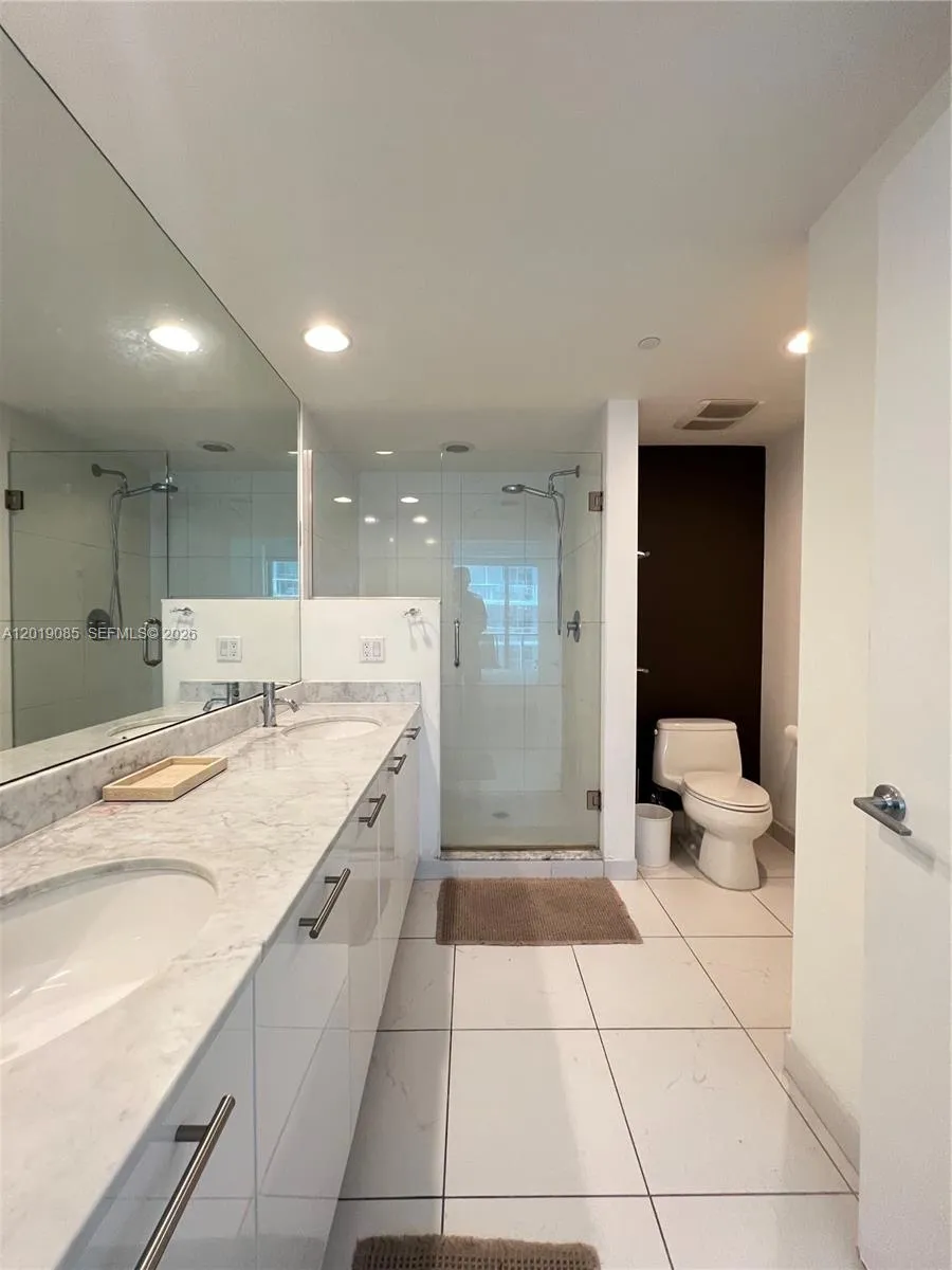 55 SE 6th St #3305 Miami, FL 33131