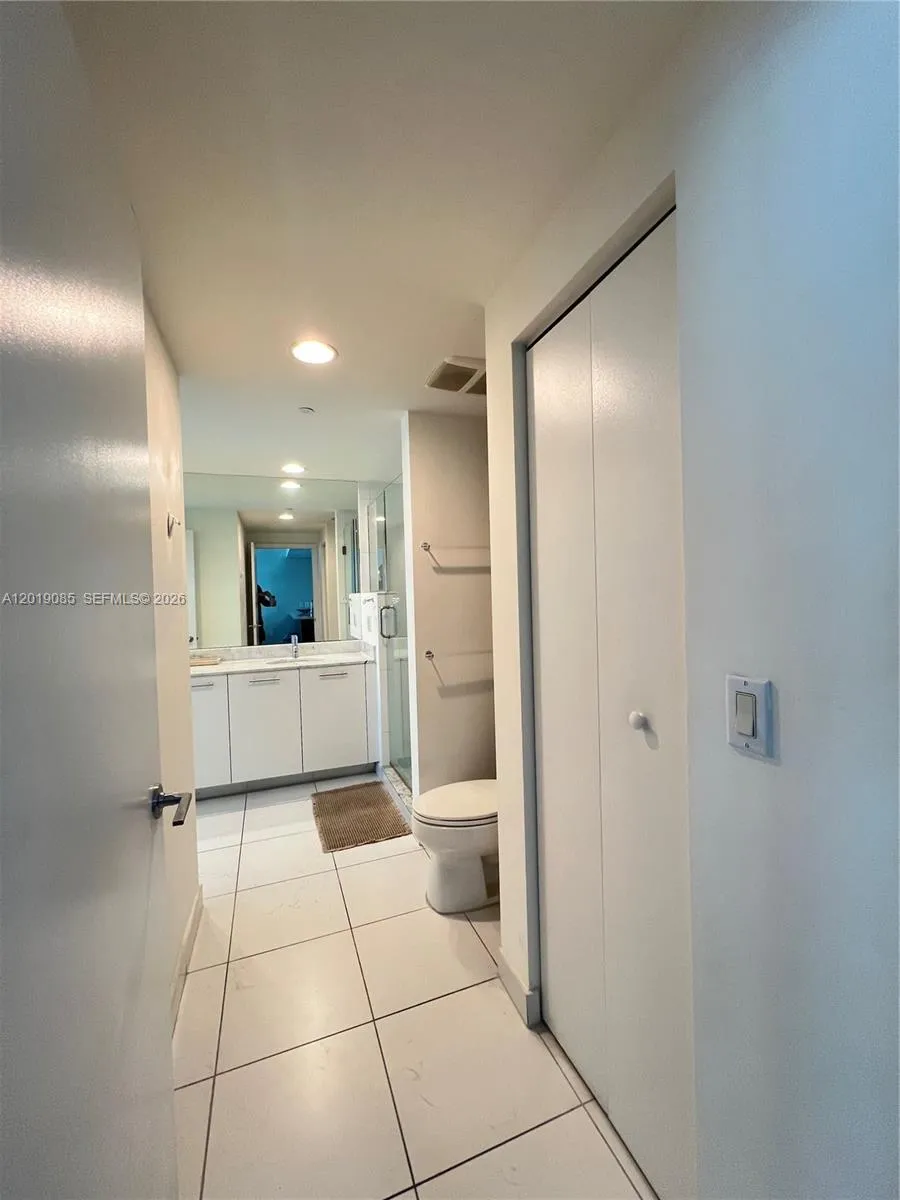 55 SE 6th St #3305 Miami, FL 33131