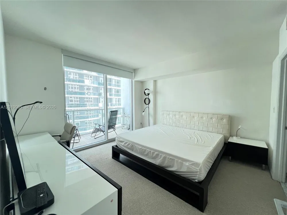 55 SE 6th St #3305 Miami, FL 33131