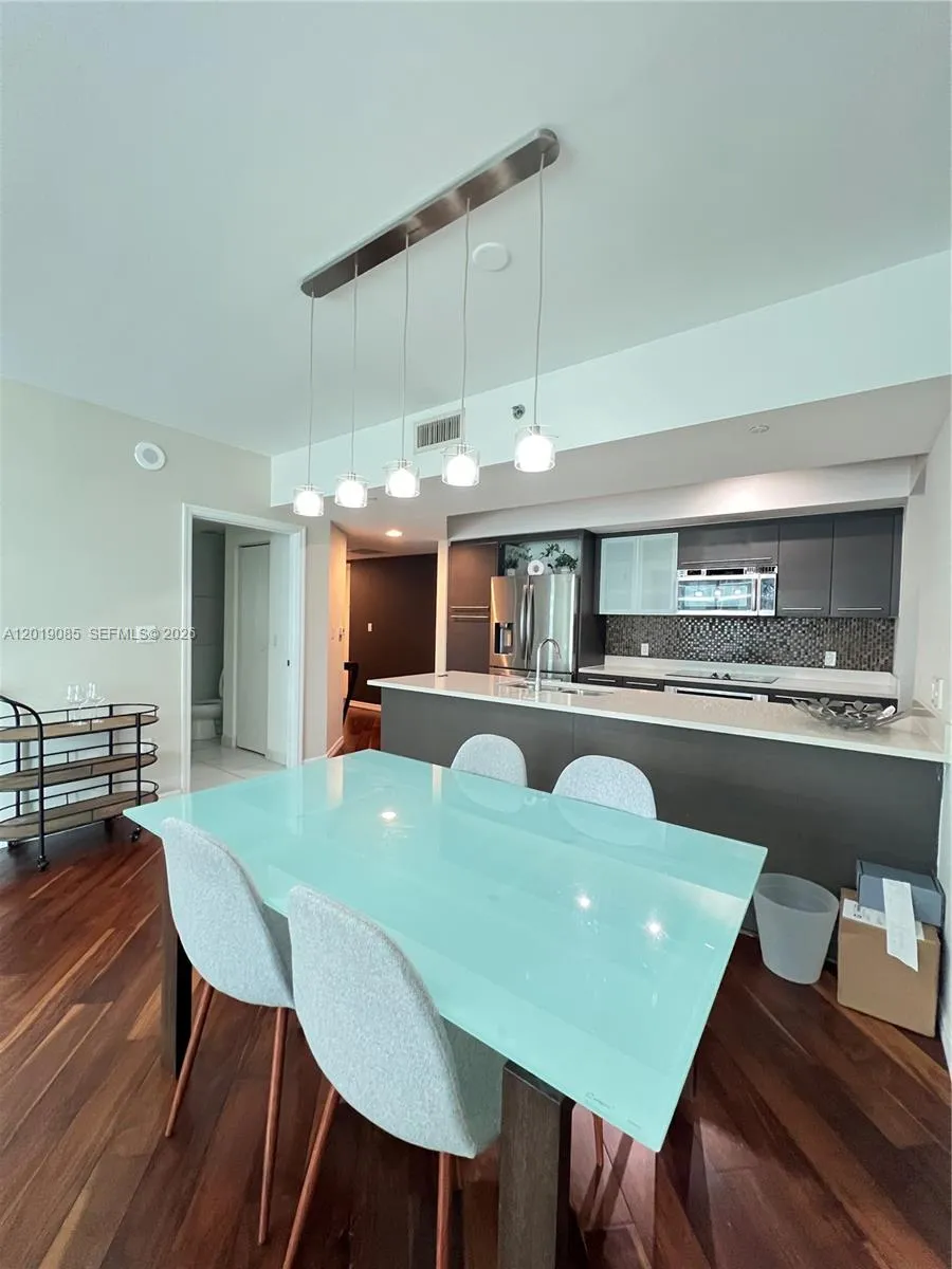 55 SE 6th St #3305 Miami, FL 33131