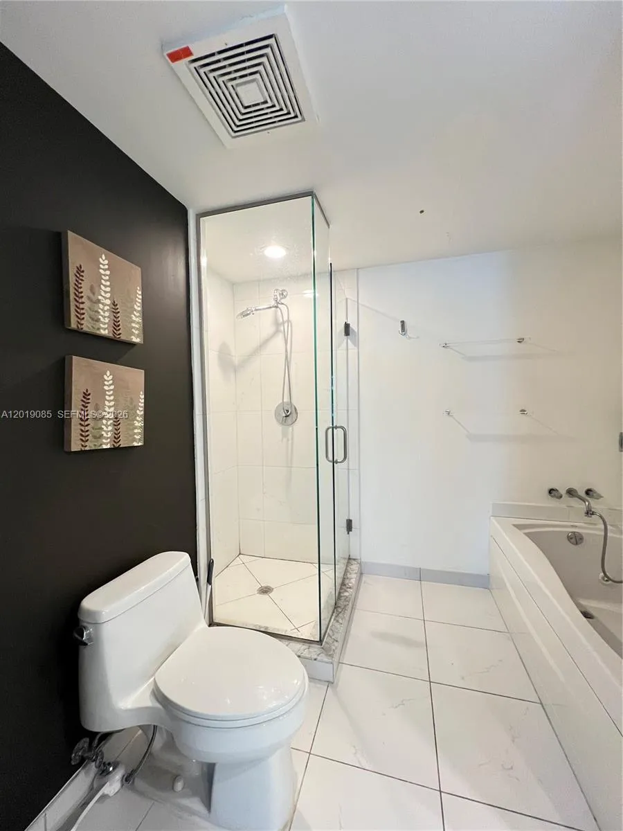 55 SE 6th St #3305 Miami, FL 33131