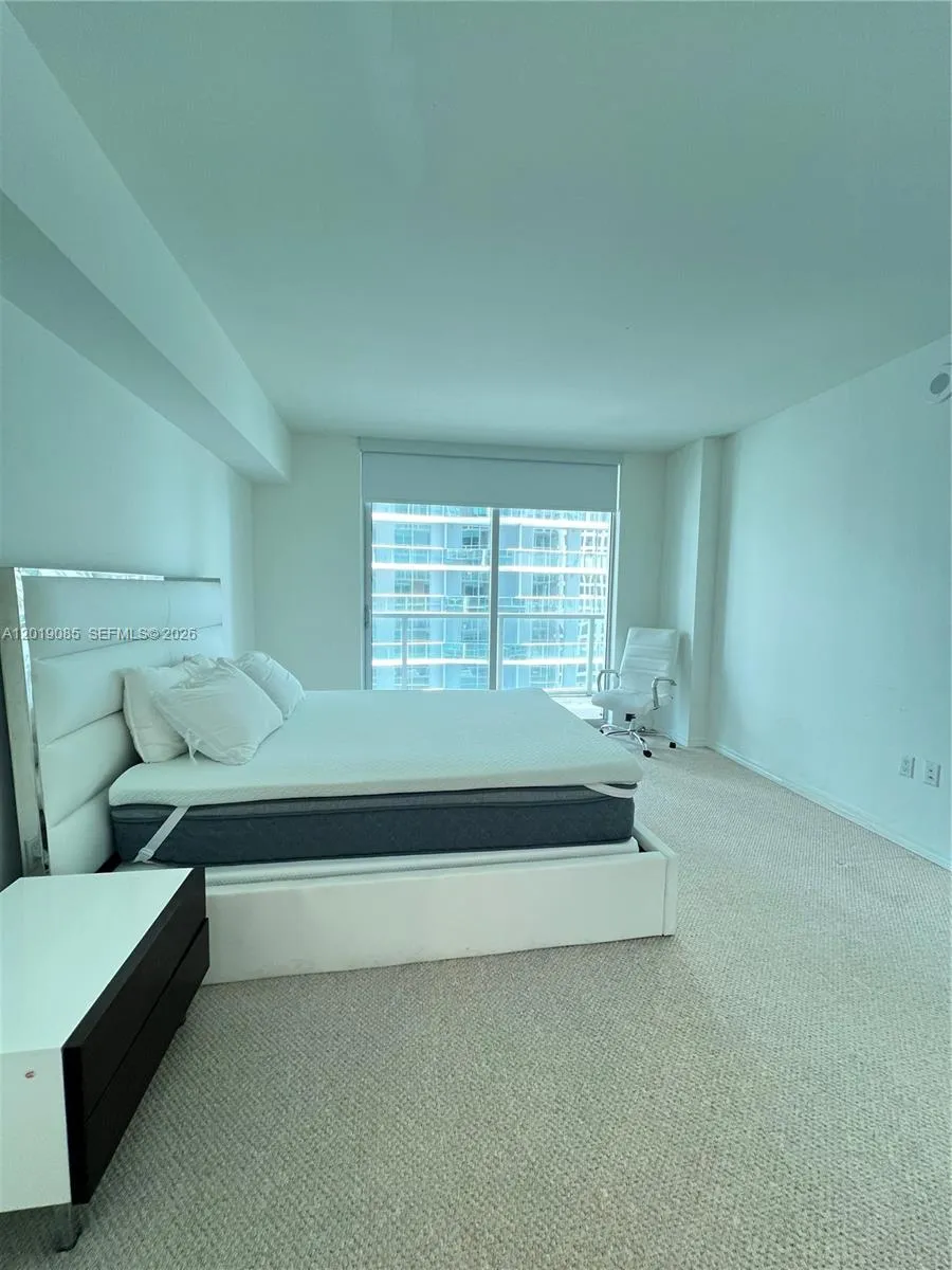55 SE 6th St #3305 Miami, FL 33131