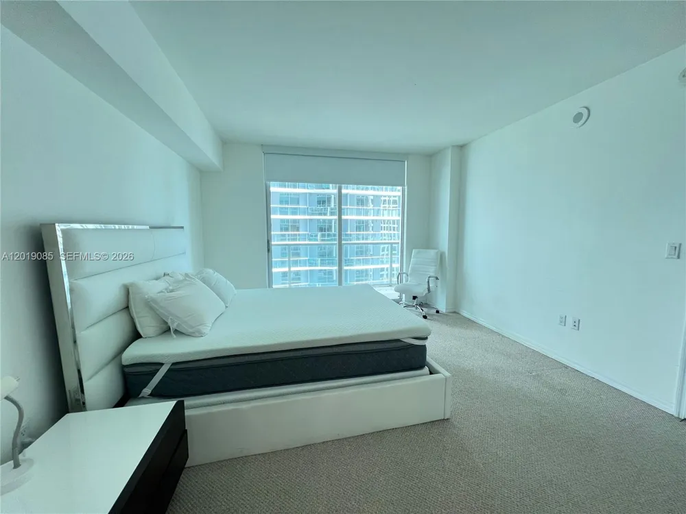 55 SE 6th St #3305 Miami, FL 33131