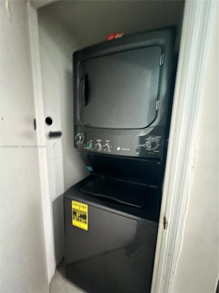 55 SE 6th St #3305 Miami, FL 33131
