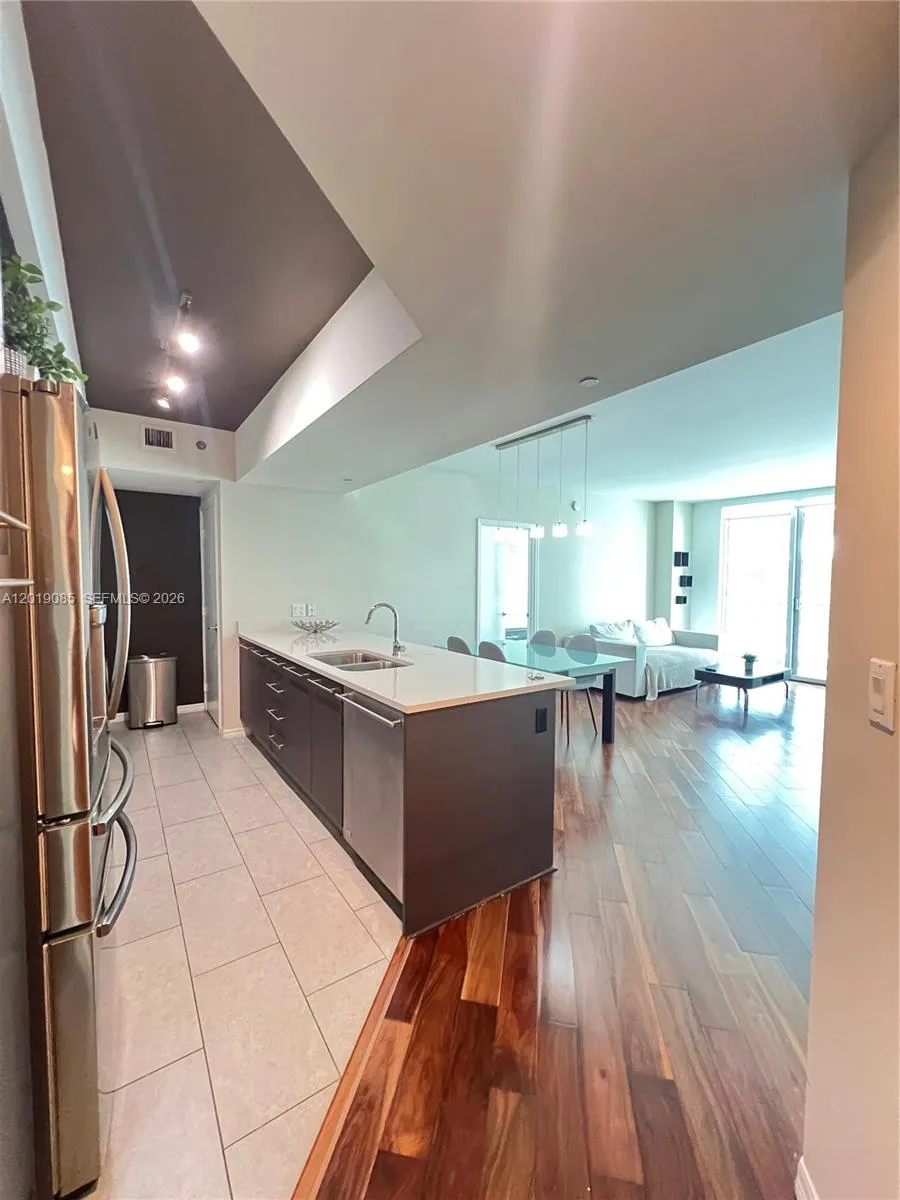 55 SE 6th St #3305 Miami, FL 33131