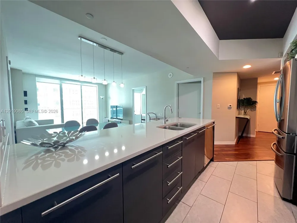 55 SE 6th St #3305 Miami, FL 33131