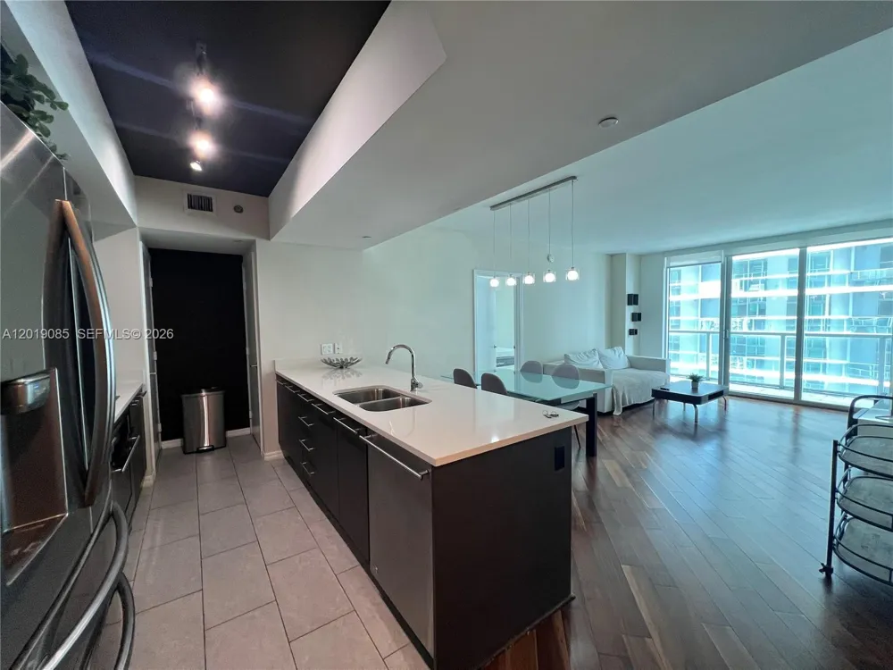 55 SE 6th St #3305 Miami, FL 33131
