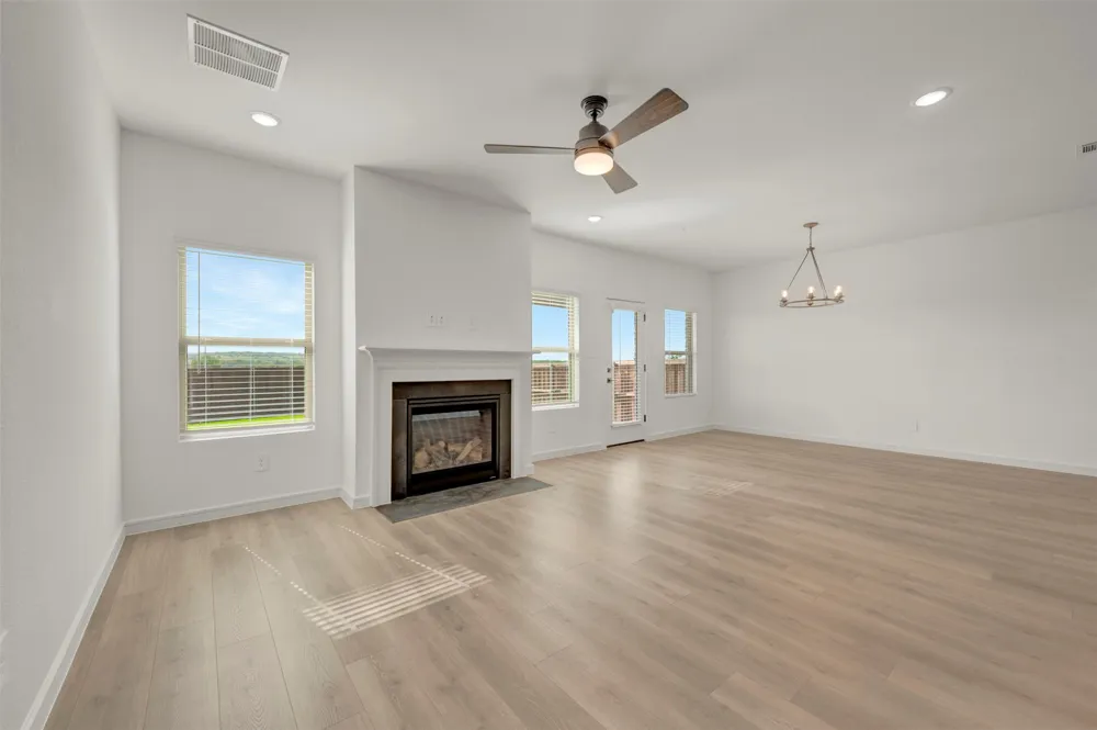 161 Summer Rain Way Newark, TX 76071