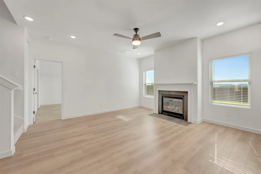 161 Summer Rain Way Newark, TX 76071