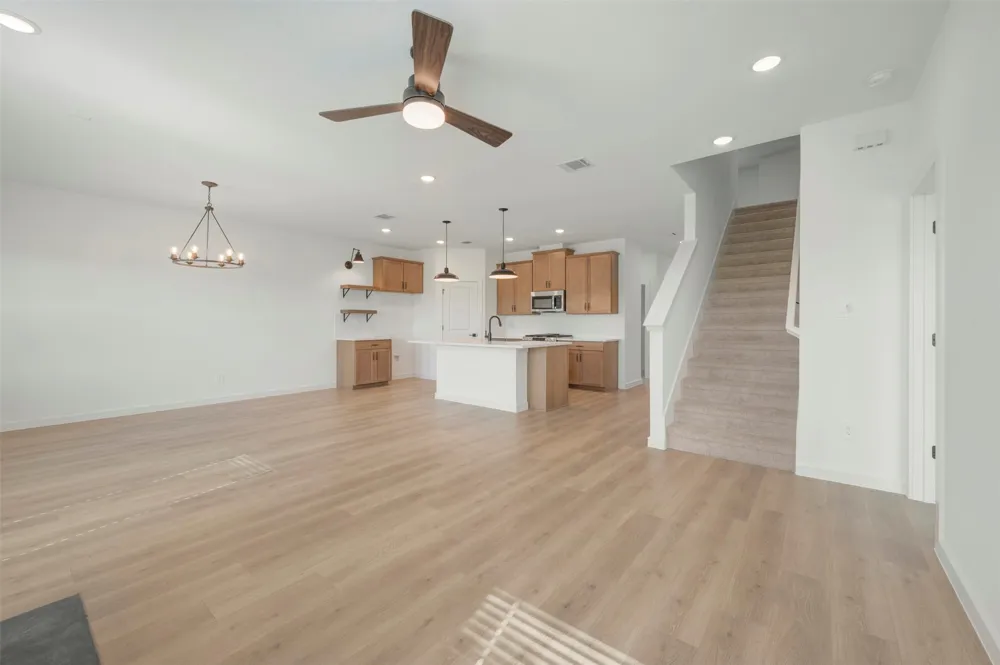161 Summer Rain Way Newark, TX 76071