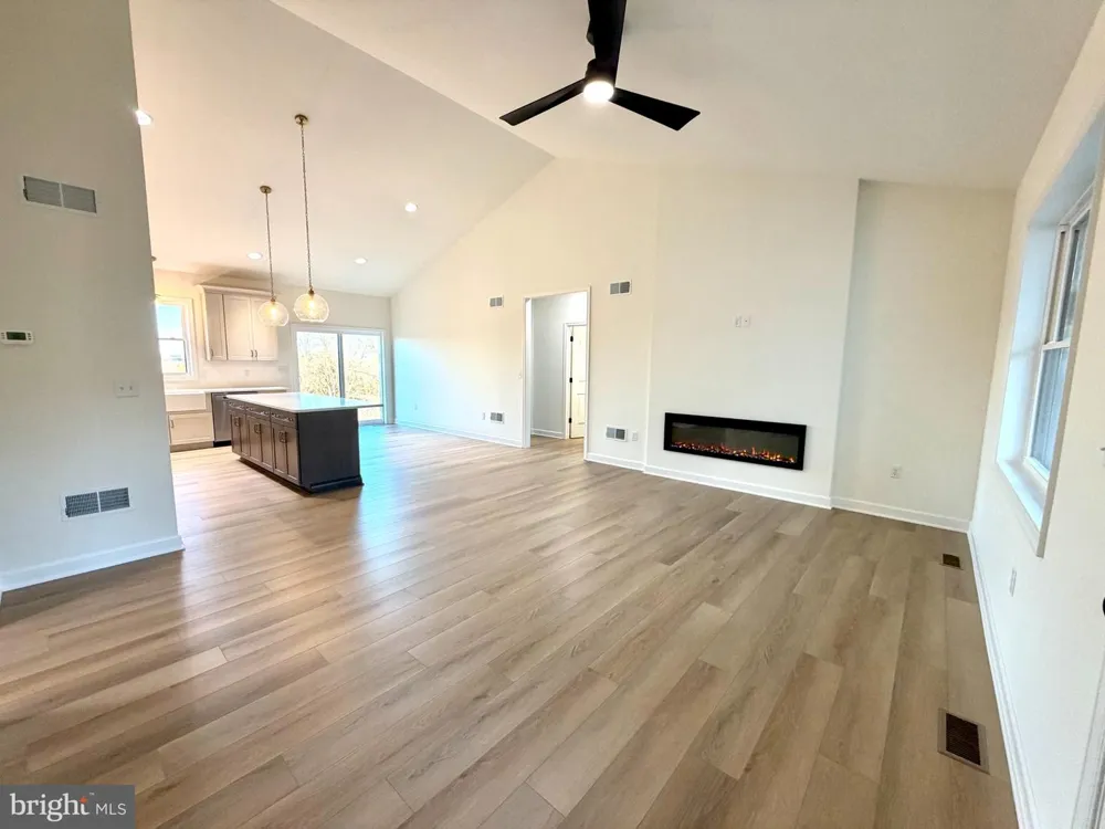 663 CURTIS DRIVE Gettysburg, PA 17325