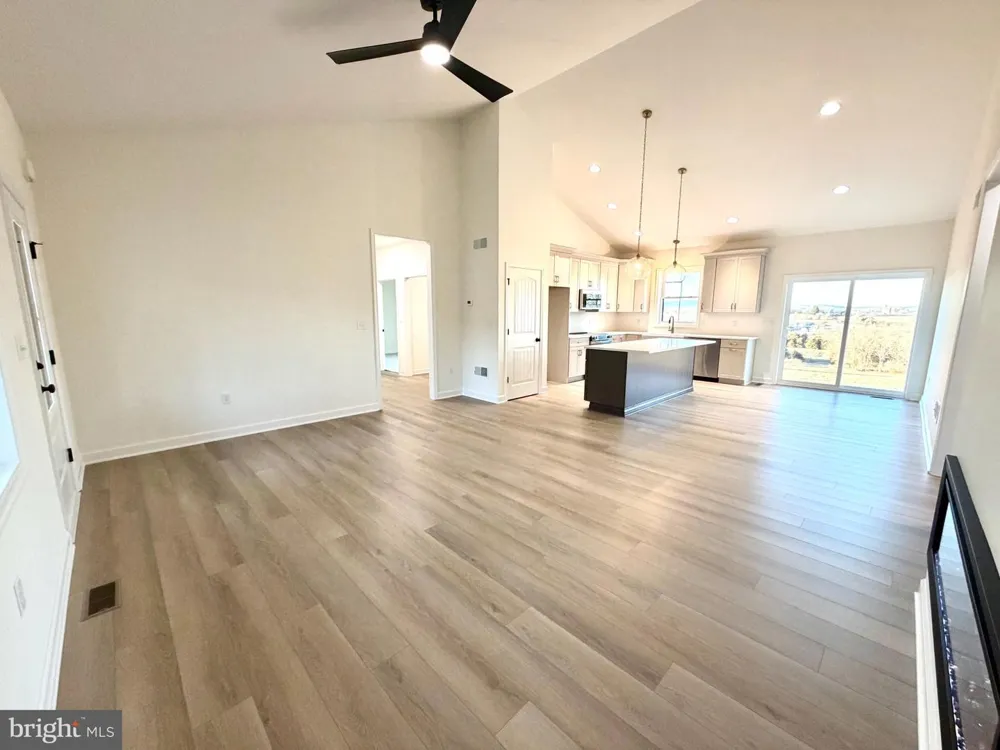 663 CURTIS DRIVE Gettysburg, PA 17325