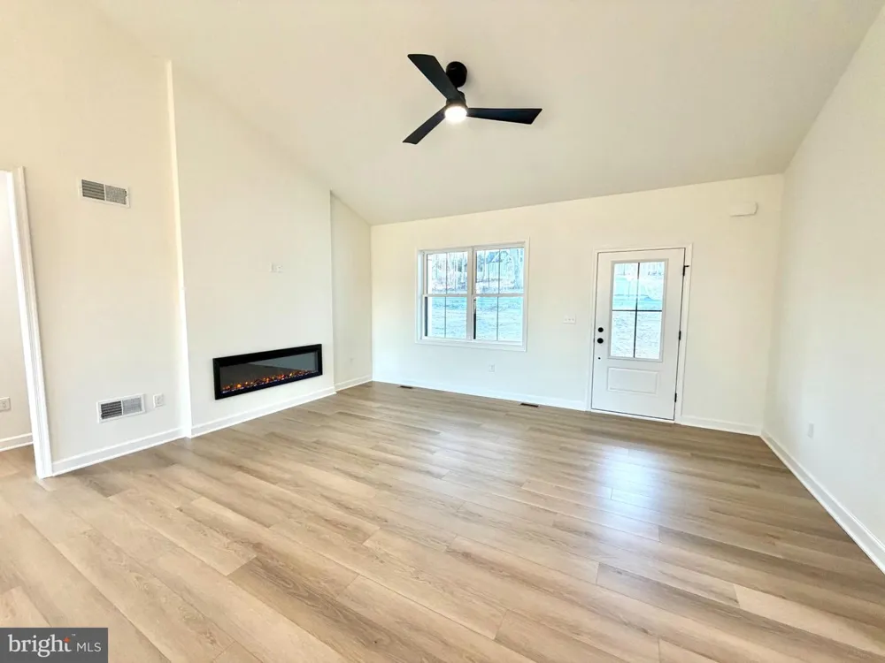 663 CURTIS DRIVE Gettysburg, PA 17325