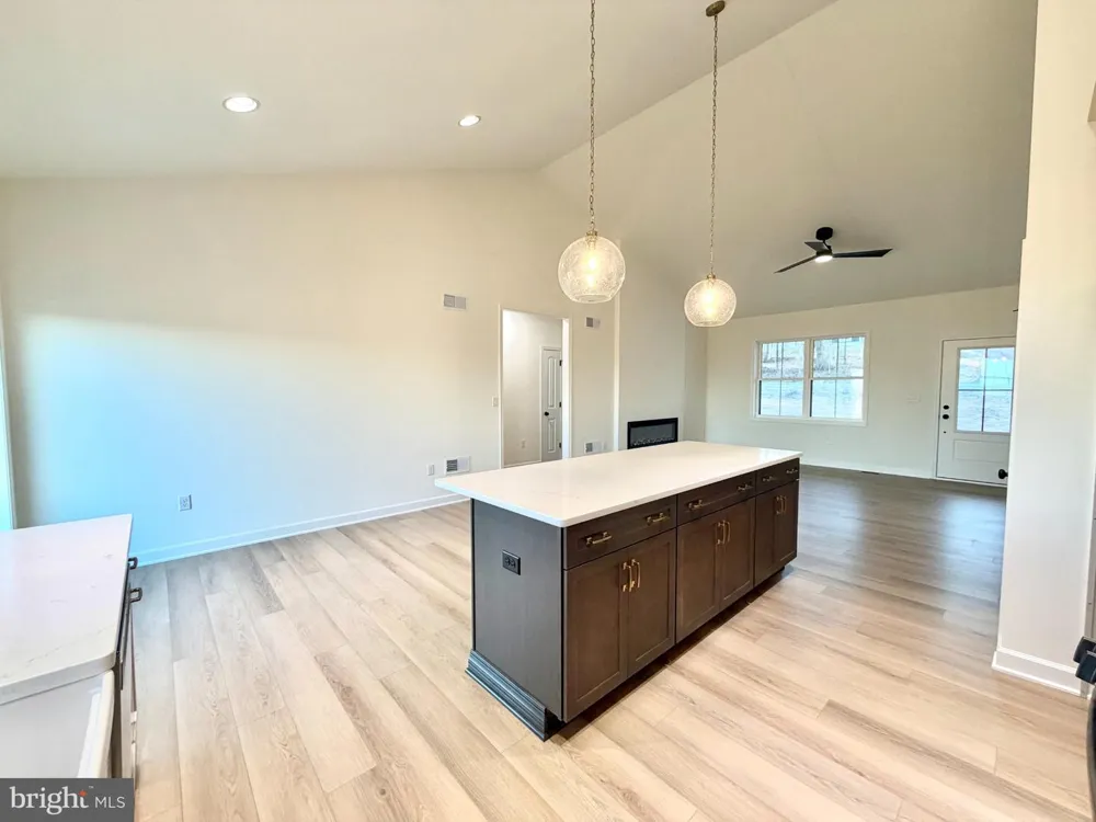 663 CURTIS DRIVE Gettysburg, PA 17325