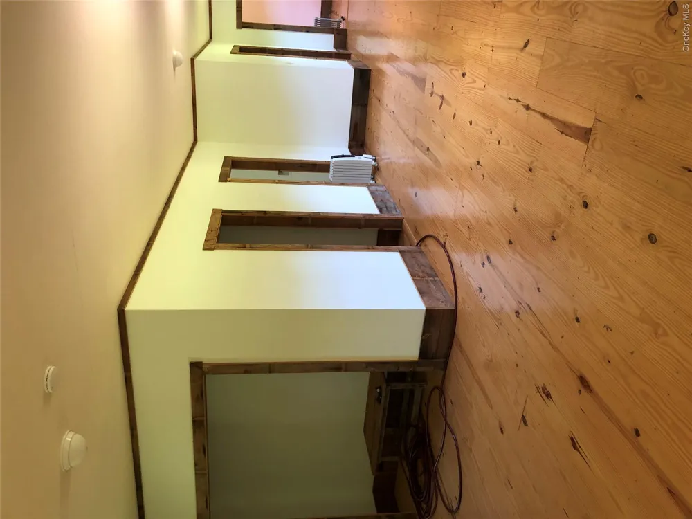 181 Huguenot Street New Paltz, NY 12561