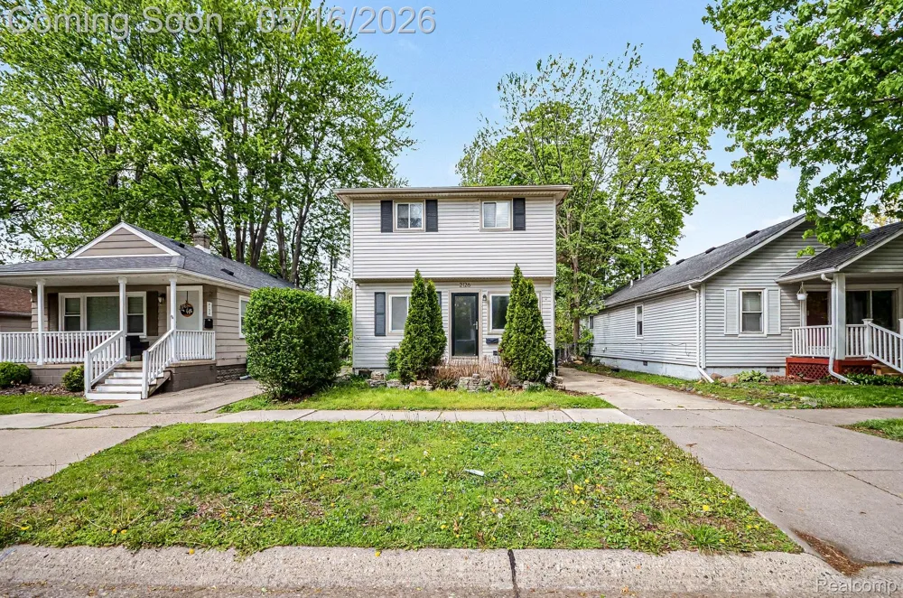 2126 Roslyn Road Grosse Pointe Woods City, MI 48236