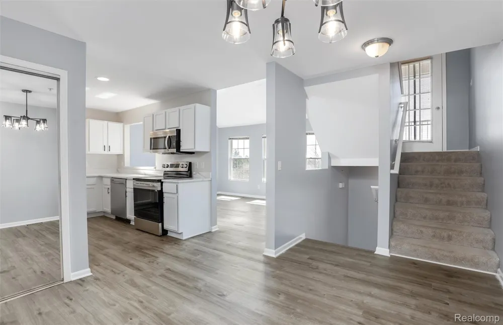 1111 BEAVER Run Troy City, MI 48083