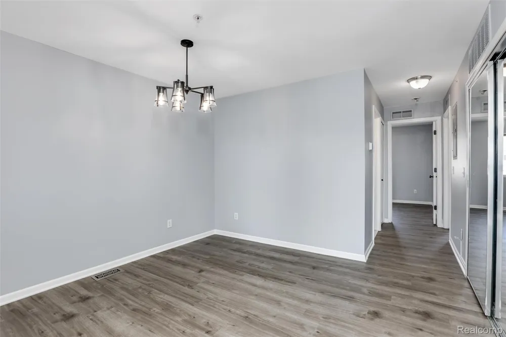 1111 BEAVER Run Troy City, MI 48083
