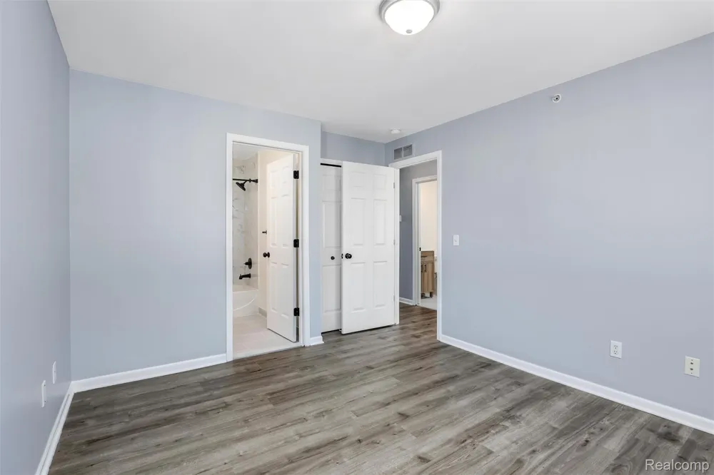 1111 BEAVER Run Troy City, MI 48083