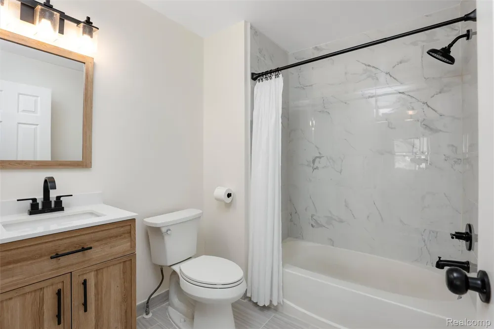 1111 BEAVER Run Troy City, MI 48083