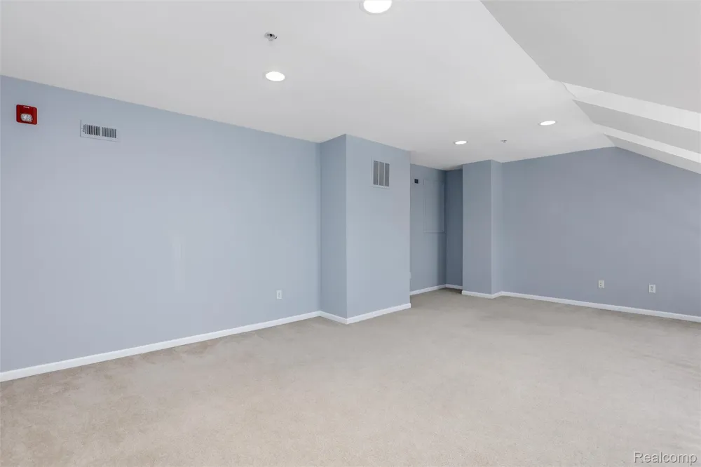 1111 BEAVER Run Troy City, MI 48083