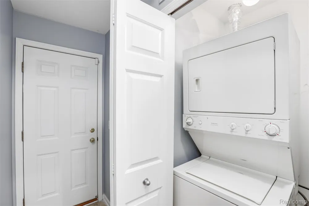 1111 BEAVER Run Troy City, MI 48083