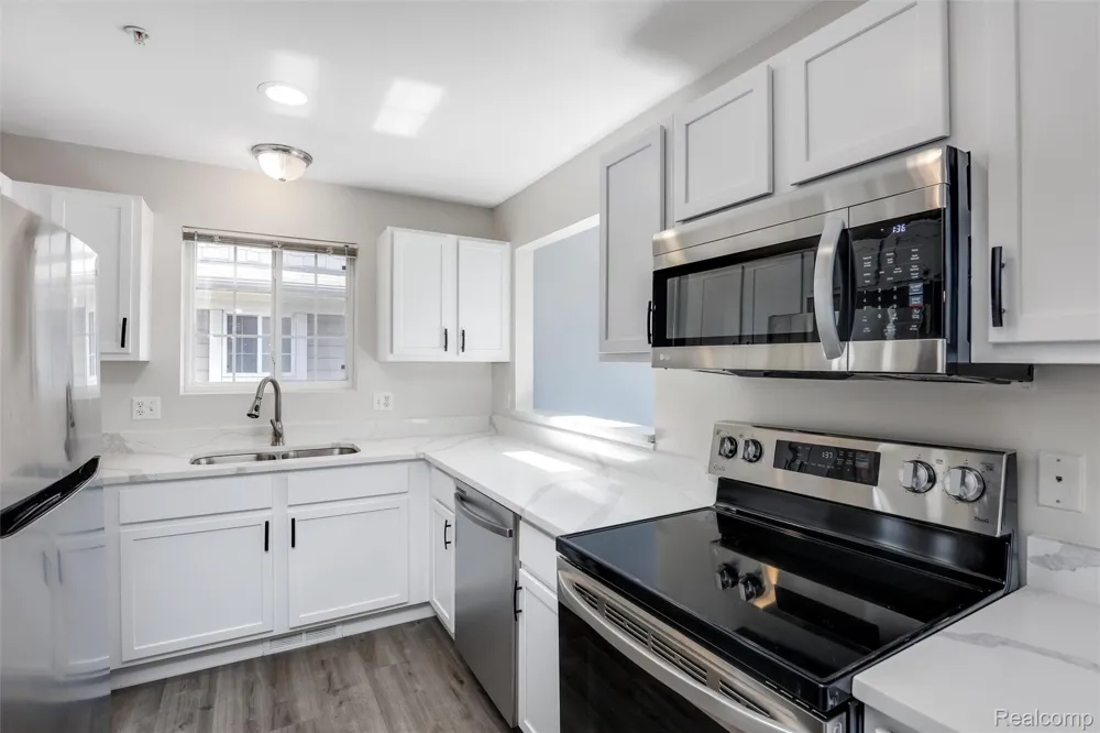 1111 BEAVER Run Troy City, MI 48083