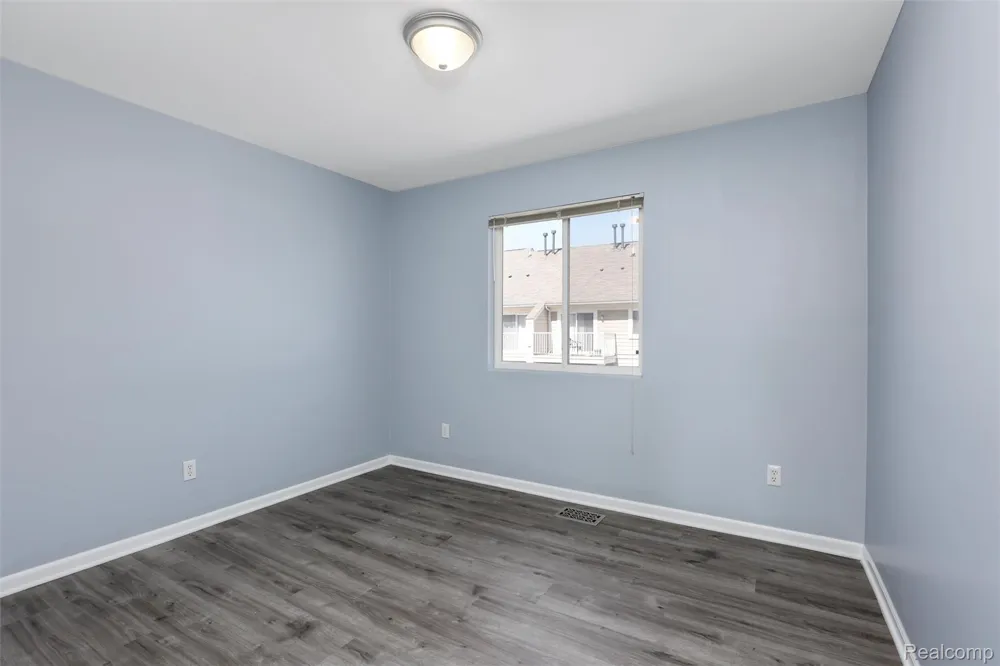 1111 BEAVER Run Troy City, MI 48083