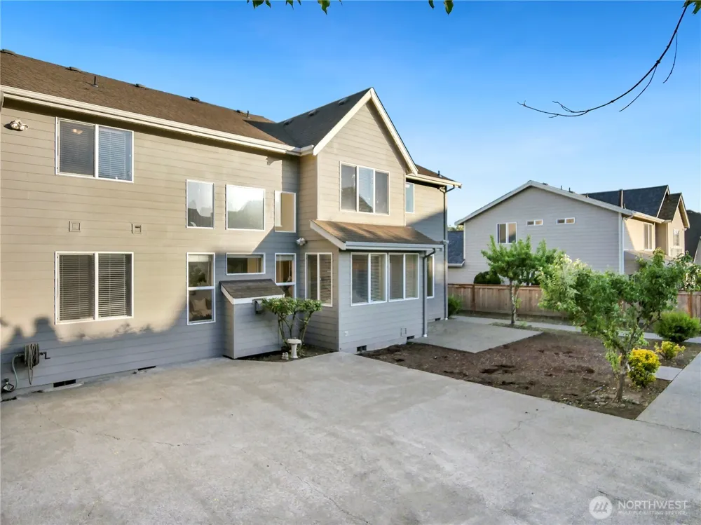 1818 Beacon Court NE Tacoma, WA 98422