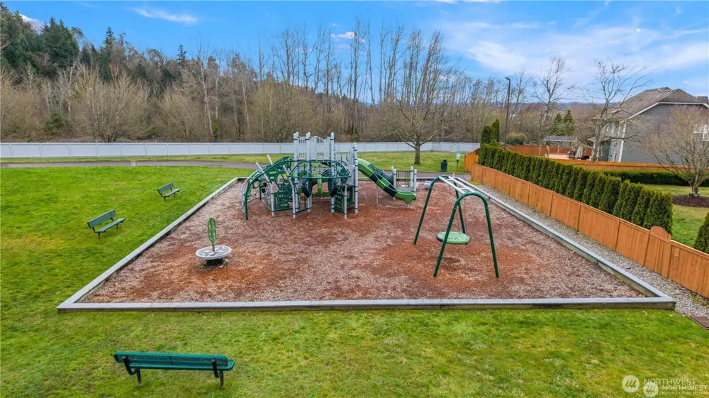 1818 Beacon Court NE Tacoma, WA 98422