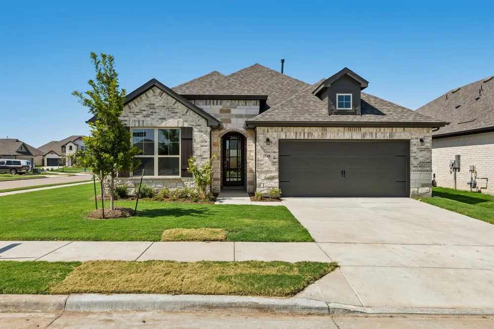 748 Grand Dale Drive Lavon, TX 75166
