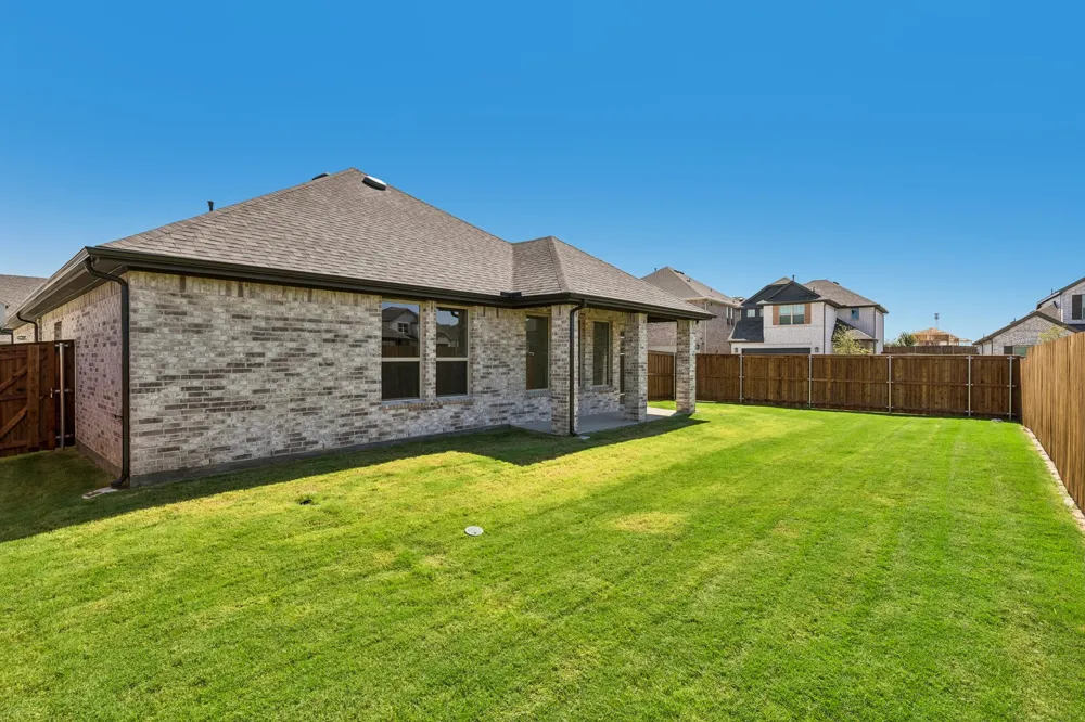 748 Grand Dale Drive Lavon, TX 75166