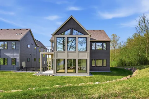 4725 Linden Cove Lane
