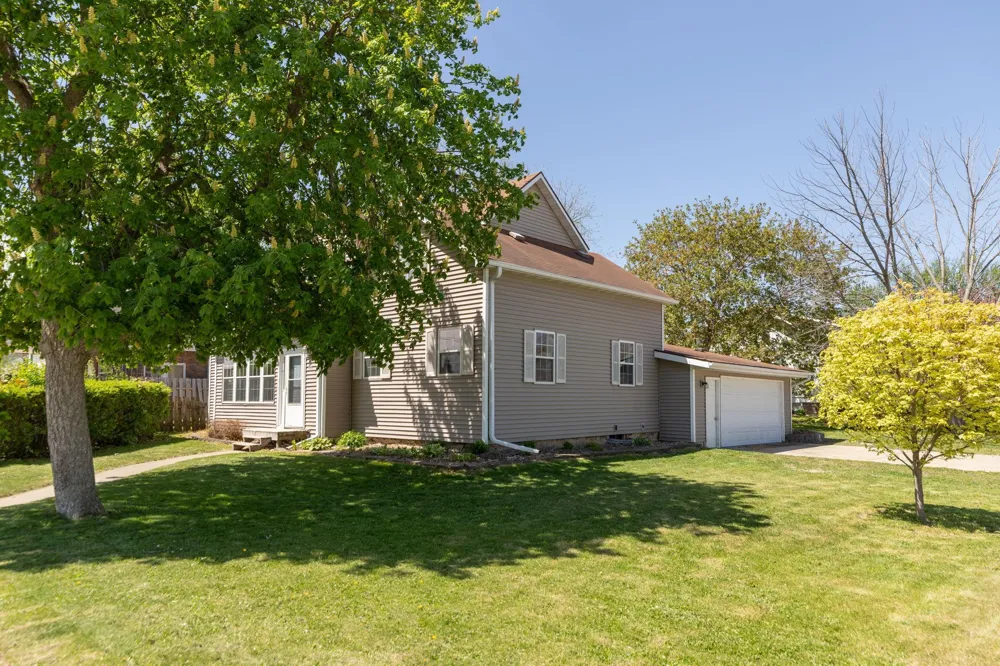 311 Center Avenue S Eyota, MN 55934