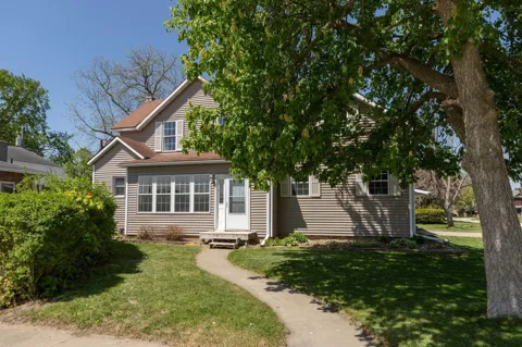 311 Center Avenue S