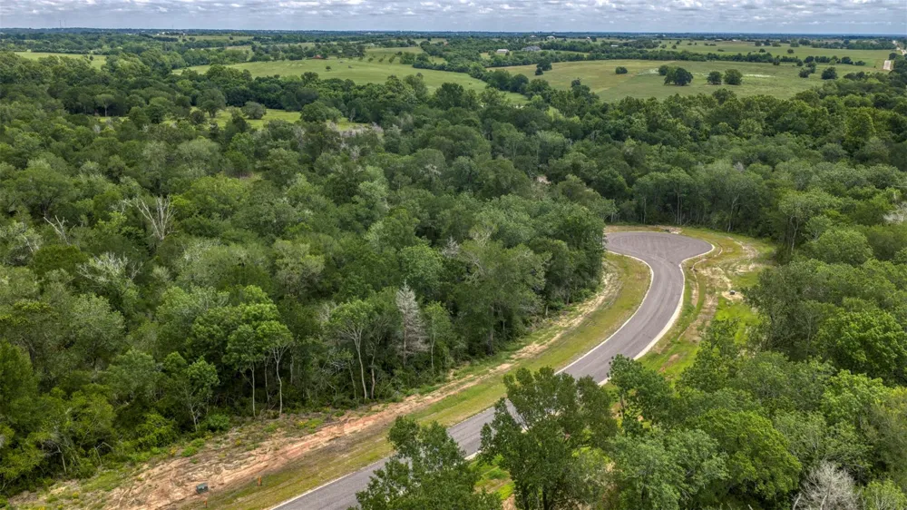 2 Millwood Trail Brenham, TX 77833