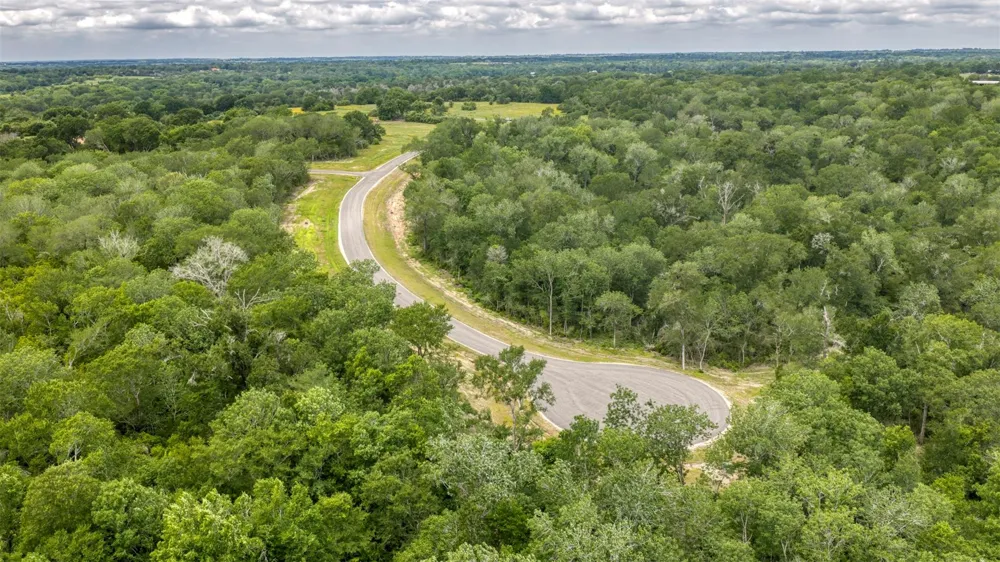 2 Millwood Trail Brenham, TX 77833