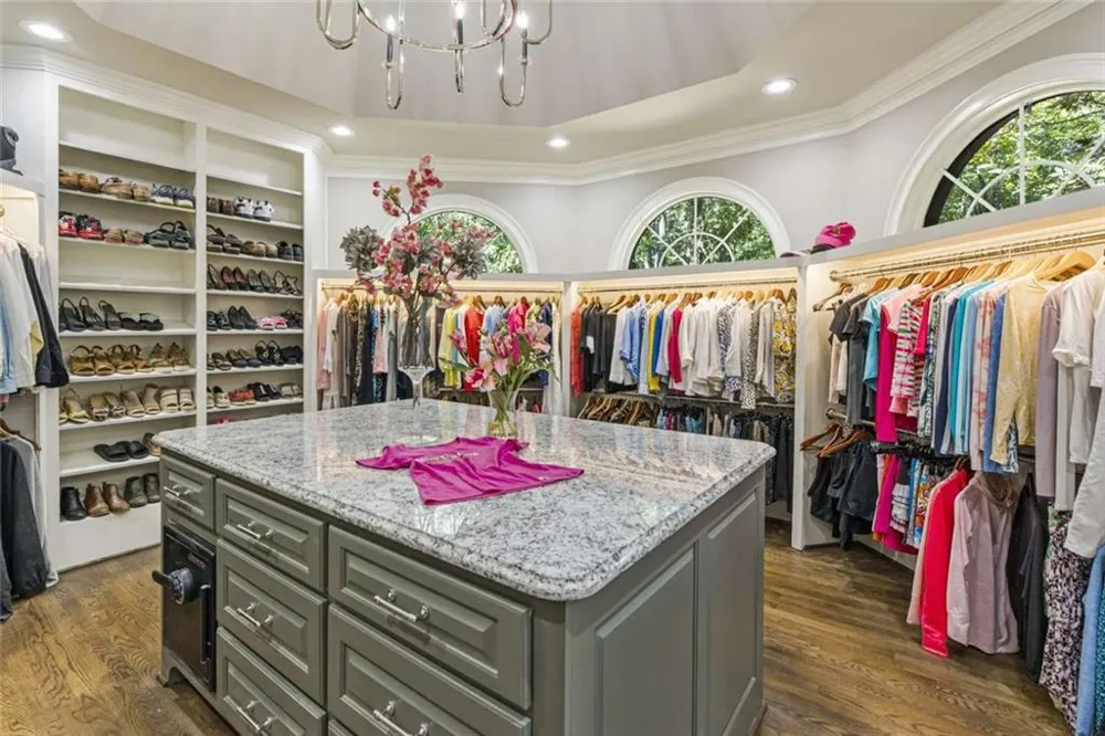 912 Mcelroy Mountain Drive Big Canoe, GA 30143
