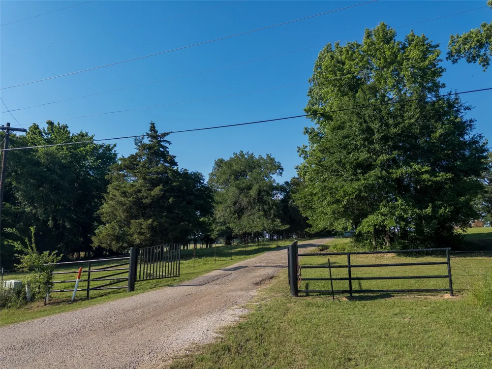 11843 Highway 175 E Highway Larue, TX 75770
