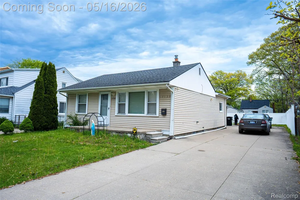 26536 Palmer Boulevard Madison Heights City, MI 48071