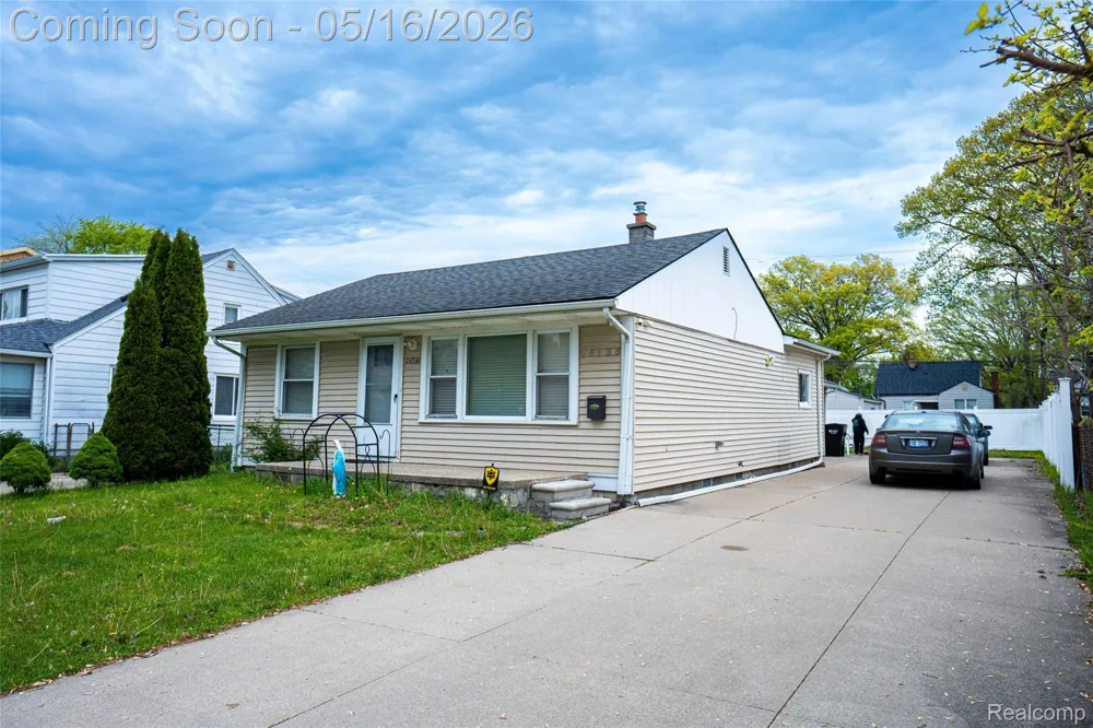 26536 Palmer Boulevard Madison Heights City, MI 48071
