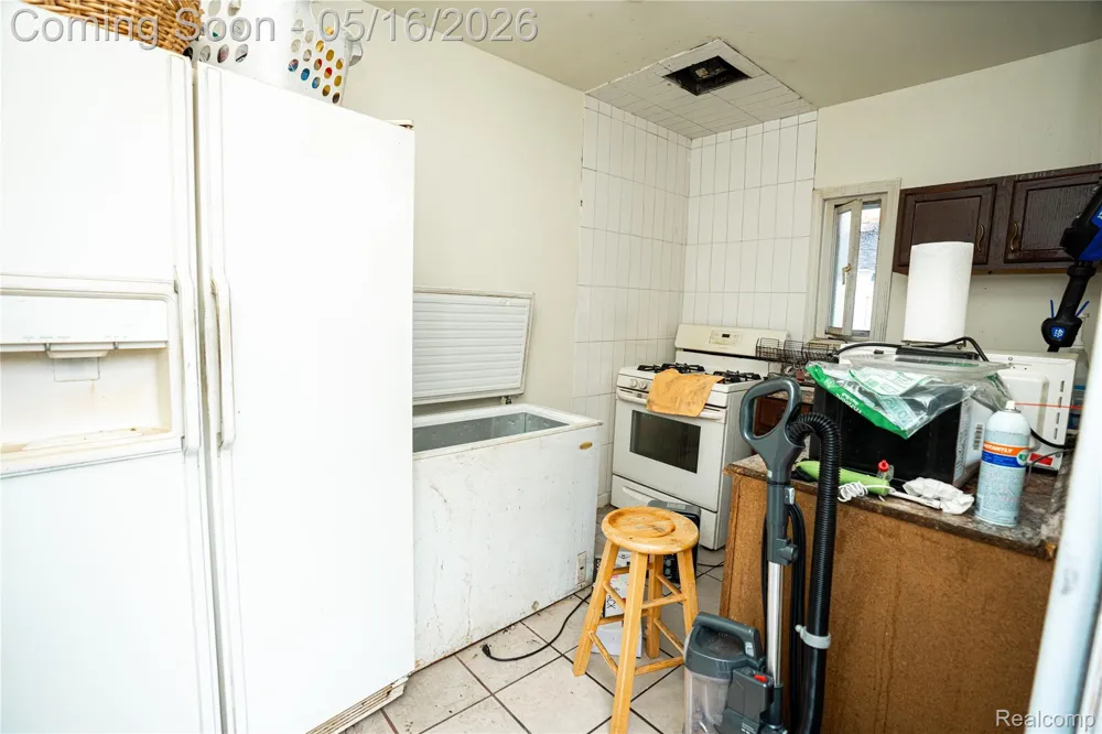 26536 Palmer Boulevard Madison Heights City, MI 48071