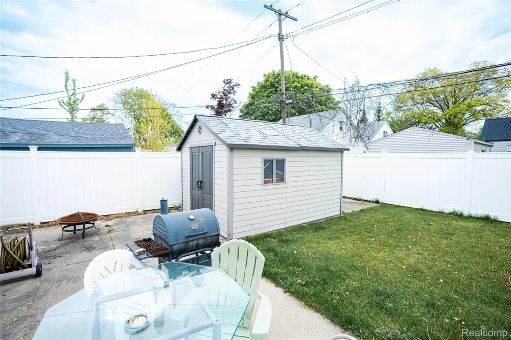 26536 Palmer Boulevard Madison Heights City, MI 48071