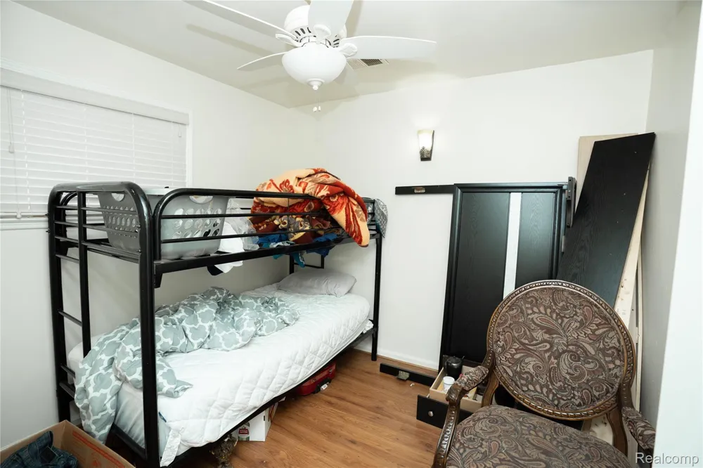 26536 Palmer Boulevard Madison Heights City, MI 48071