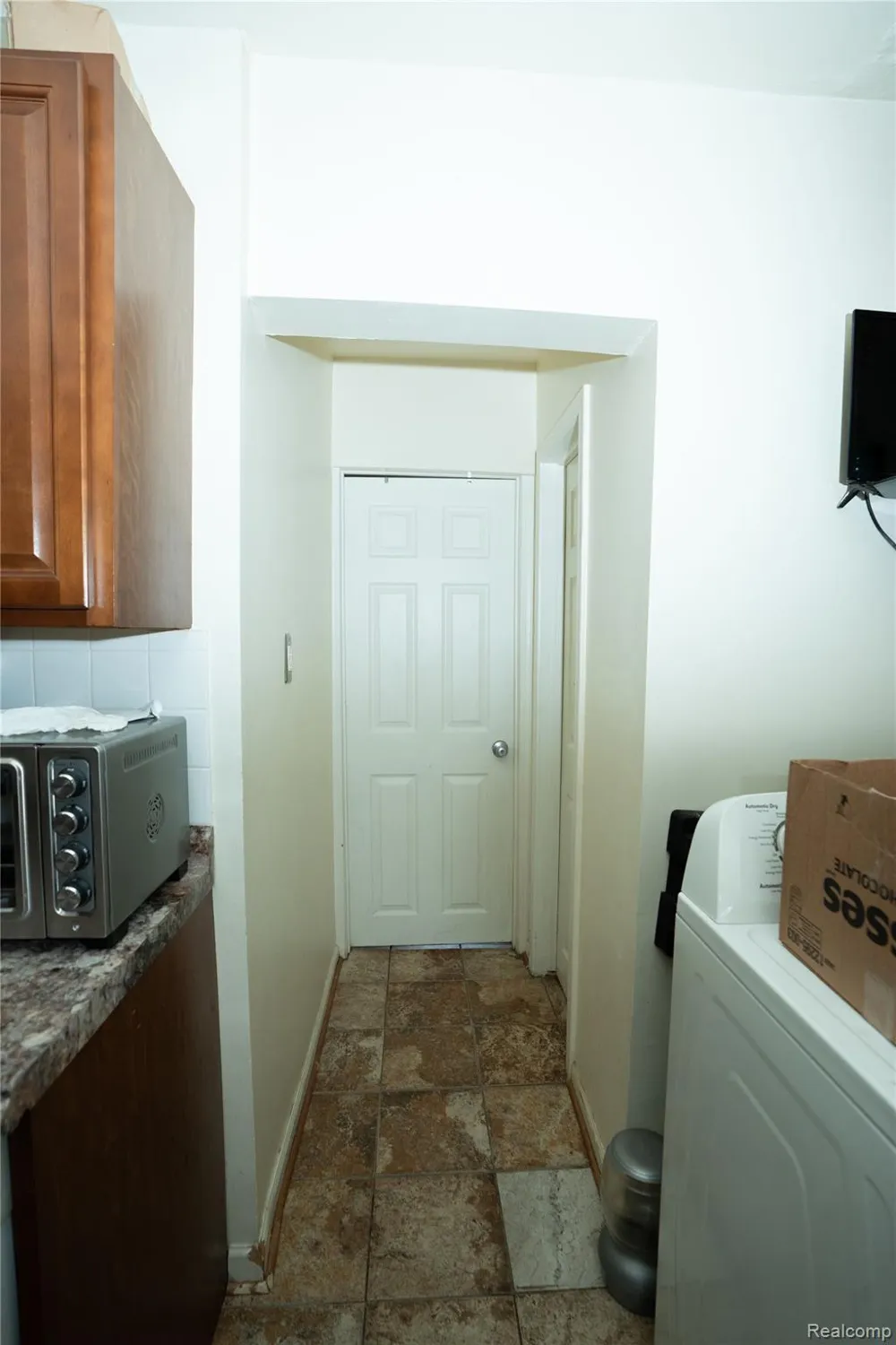 26536 Palmer Boulevard Madison Heights City, MI 48071