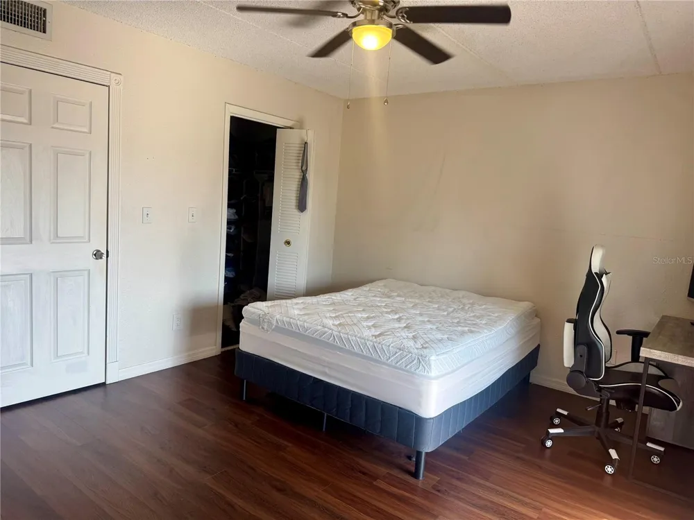 2864 SOMERSET PARK DRIVE #2864 Tampa, FL 33613