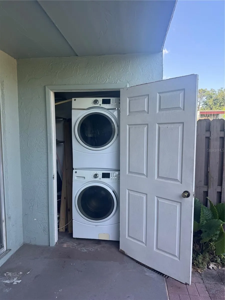 2864 SOMERSET PARK DRIVE #2864 Tampa, FL 33613