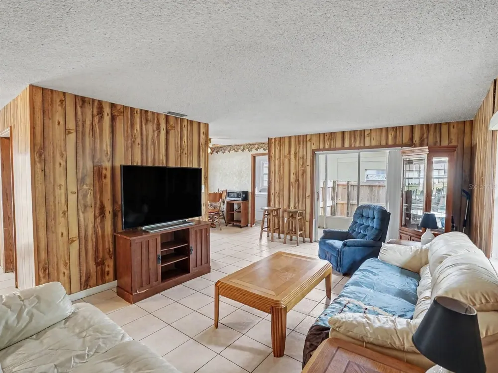 1609 MAUREEN AVENUE Ocoee, FL 34761