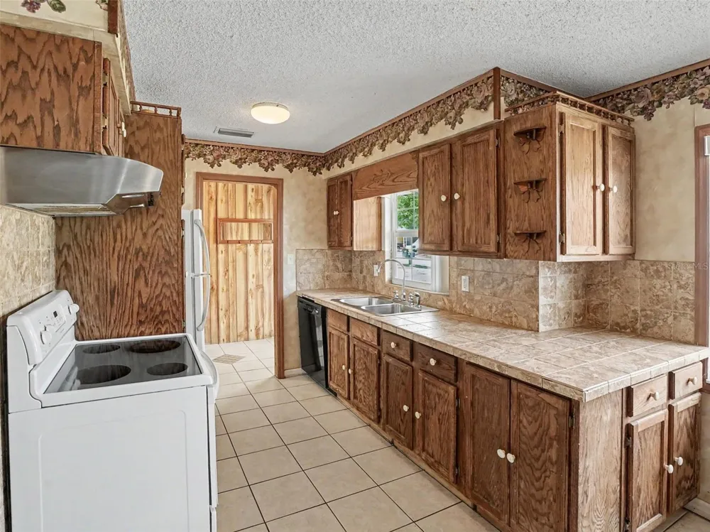 1609 MAUREEN AVENUE Ocoee, FL 34761