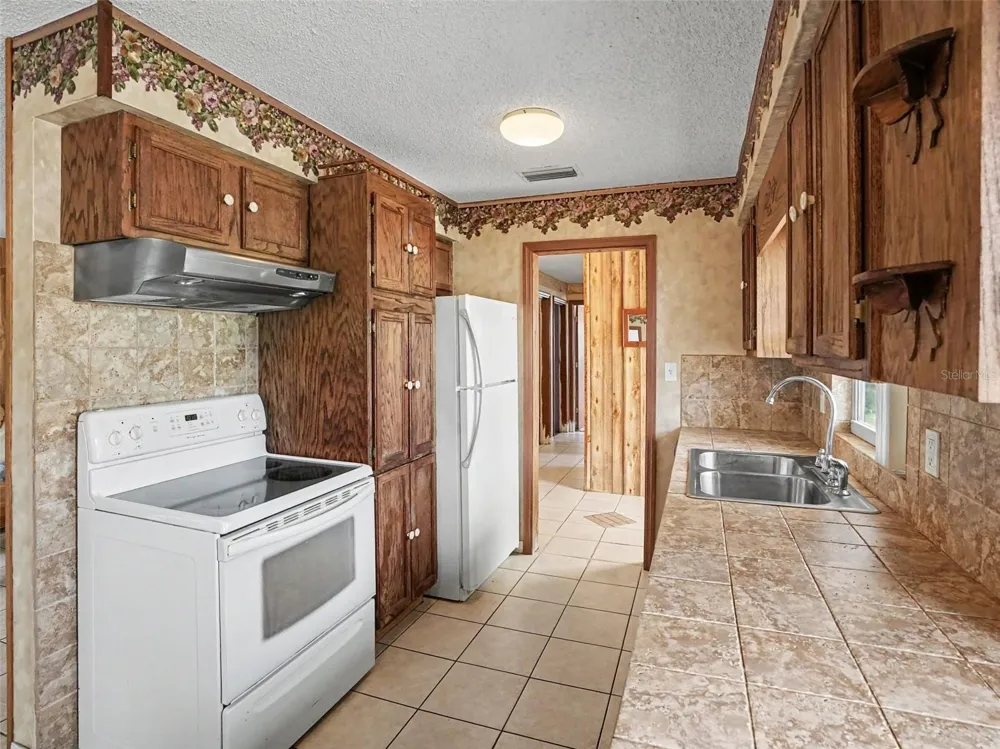 1609 MAUREEN AVENUE Ocoee, FL 34761